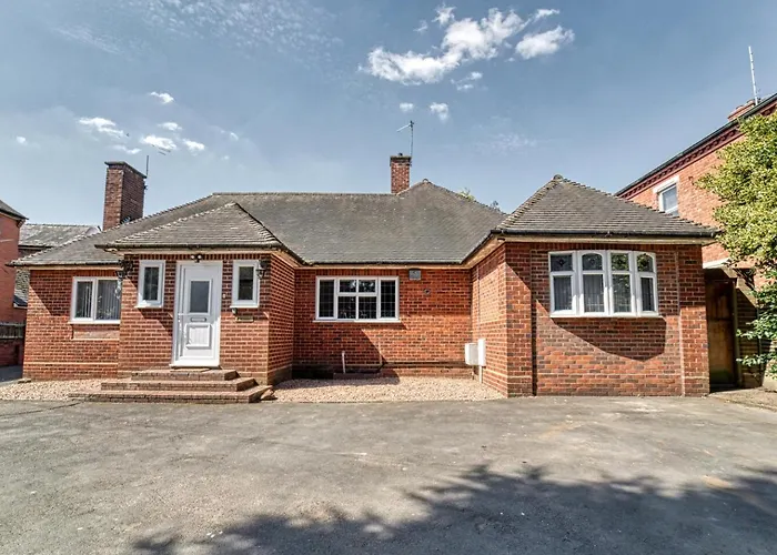 Host & Stay - Chester House Retreat