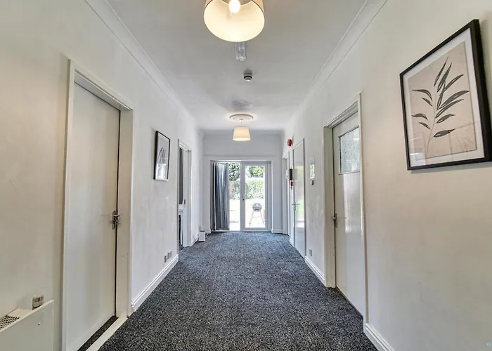 Host & Stay - Chester House Retreat